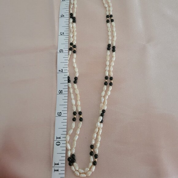 Vintage 60s Jewelry Beautiful Black, Gold  and White Pearl Necklaces for Women - Picture 7 of 7